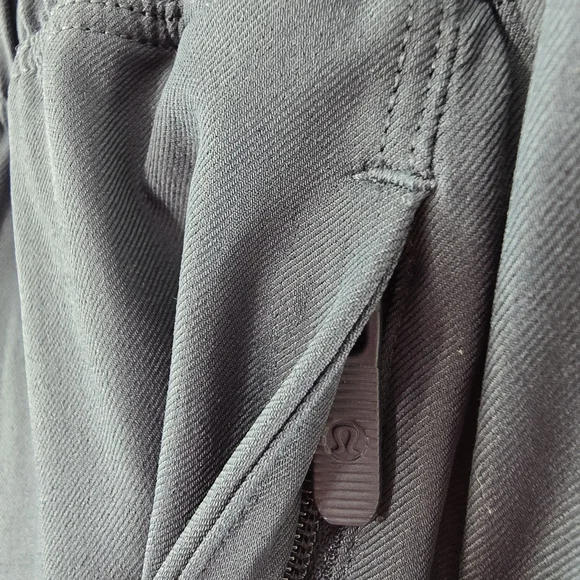 Lululemon Next Move Pants Tech Travel Crop Cropped Athletic In Gravity Size 10 - Picture 5 of 11